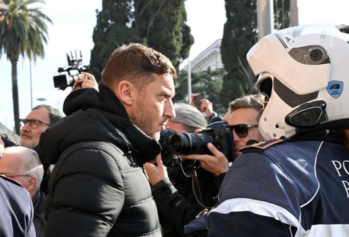 „Бомба“ од Италија-Тим од Серија А му понудил договор на 48 годишниот Тоти до крајот на сезоната!