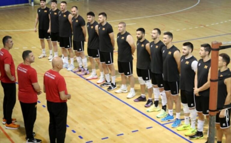 Македонските одбојкари на двомеч со бугарската репрезентација