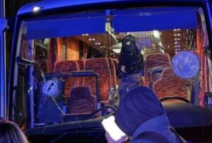 Италија во шок: Убиен возач на клупскиот автобус по натпреварот, навивачите го гаѓале со тули